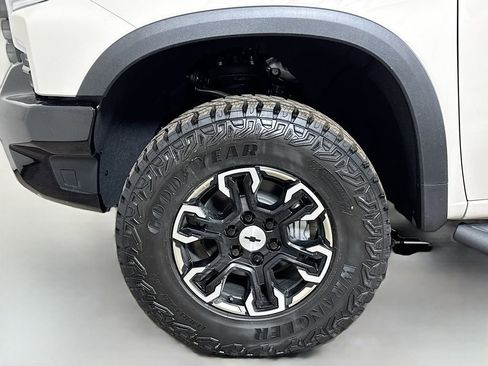 New 2026 Chevrolet Silverado 1500 ZR2 AWD/4WD image 19