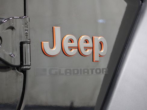 Used 2023 Jeep Gladiator Mojave w/ Cold Weather Group AWD/4WD image 29