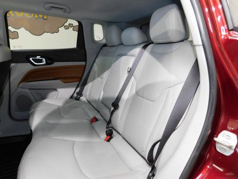 Used 2022 Jeep Compass Limited image 80