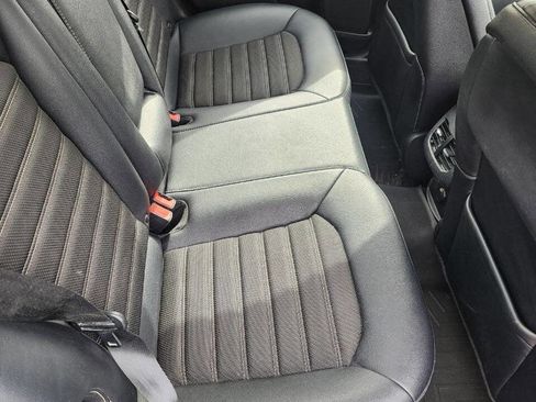 Used 2017 Ford Fusion SE w/ Equipment Group 201A FWD image 12
