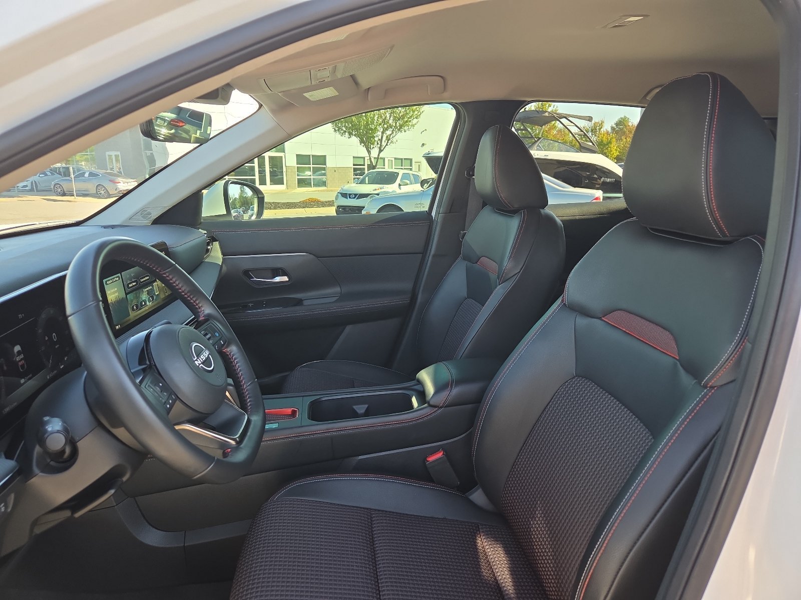 Used 2025 Nissan Kicks SR w/ Illumination Package AWD/4WD image 13