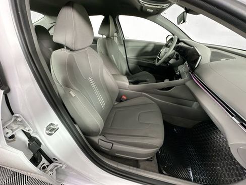 Used 2024 Hyundai Elantra SEL image 27