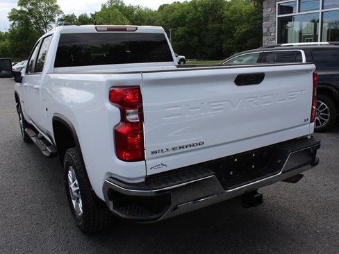 Used 2024 Chevrolet Silverado 2500 LT w/ Convenience Package AWD/4WD image 5