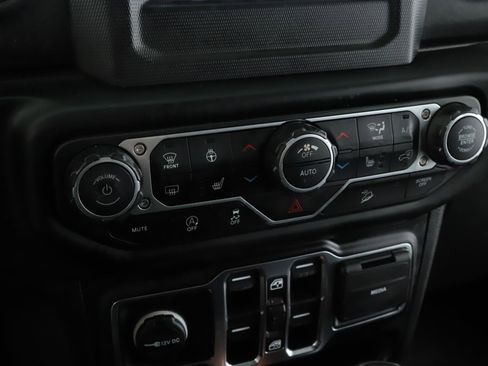 Certified 2021 Jeep Wrangler Unlimited Sahara w/ Cold Weather Group image 13