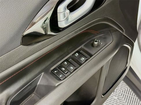 Used 2025 Jeep Compass Trailhawk w/ Trailhawk Elite Group AWD/4WD image 19
