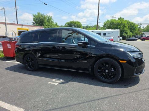 Used 2023 Honda Odyssey Sport image 5