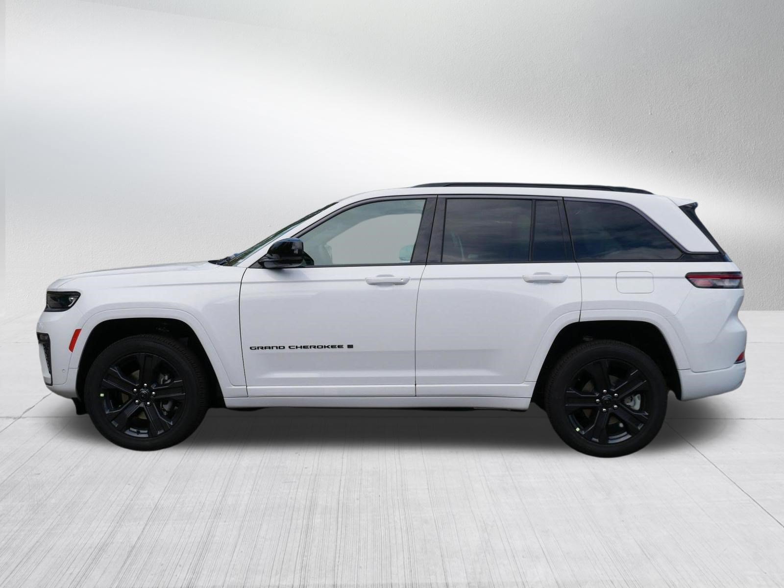 New 2027 Jeep Grand Cherokee Limited AWD/4WD image 4