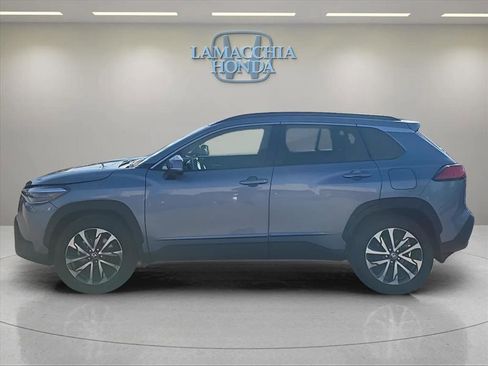 Used 2024 Toyota Corolla Cross XLE w/ Convenience Package AWD/4WD image 2