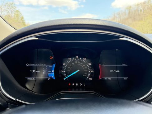 Used 2020 Ford Fusion SEL FWD image 29