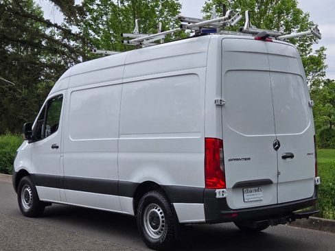 Used 2019 Mercedes-Benz Sprinter 144 image 8