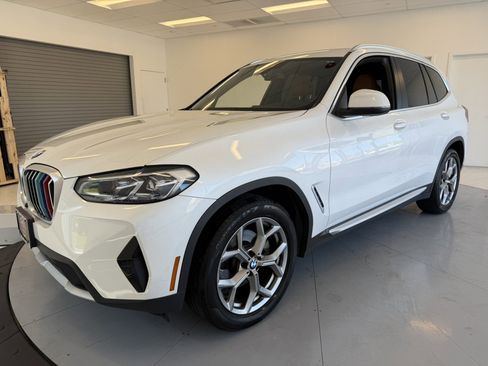 Used 2022 BMW X3 sDrive30i w/ Convenience Package RWD image 3