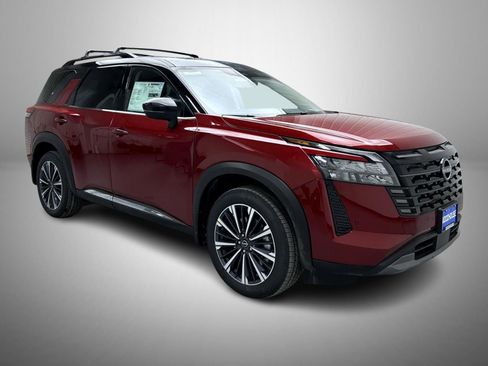 New 2026 Nissan Pathfinder Platinum AWD/4WD image 3