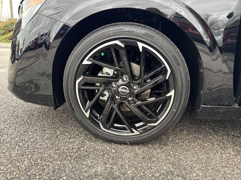 New 2026 Nissan Sentra SR w/ SR Premium Package FWD image 27