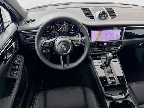 New 2026 Porsche Macan image 25