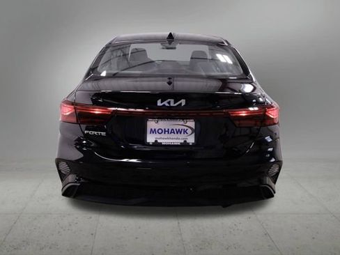 Used 2023 Kia Forte LXS w/ LXS Technology Package image 4