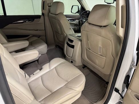 Used 2016 Cadillac Escalade ESV Premium AWD/4WD image 37