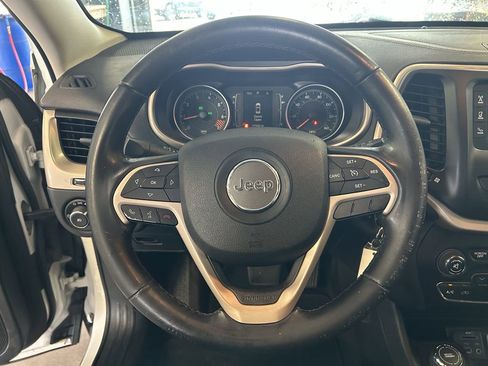 Used 2015 Jeep Cherokee Latitude AWD/4WD image 15