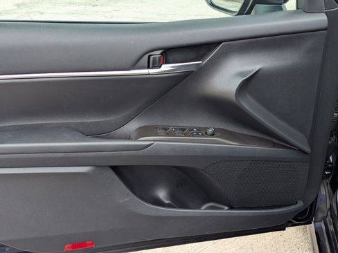 Used 2021 Toyota Camry SE w/ Carpet Mat Package (TMS) image 11