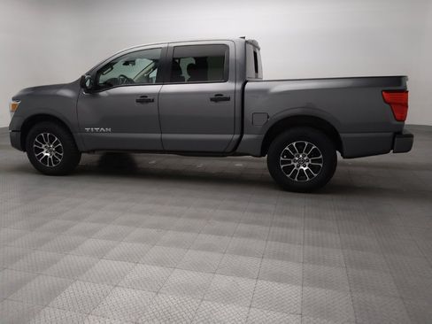 Used 2022 Nissan Titan SV RWD image 3