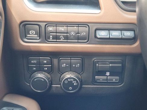 Used 2021 Chevrolet Tahoe High Country w/ Premium Package AWD/4WD image 24