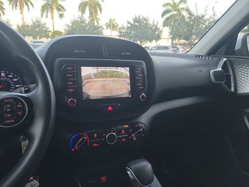 Used 2021 Kia Soul LX FWD image 21