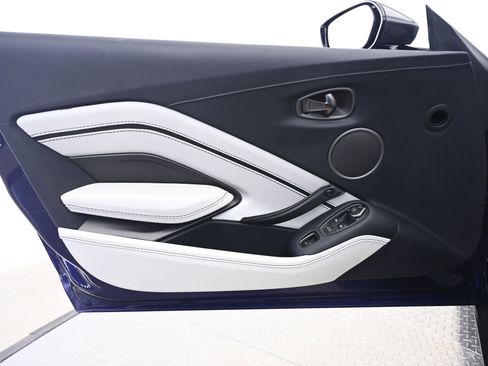 Used 2023 Aston Martin V12 Vantage Roadster image 26