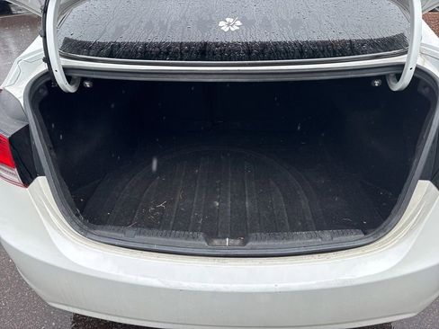 Used 2012 Hyundai Elantra GLS w/ Preferred Pkg 3 FWD image 17