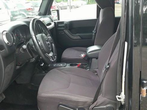Used 2013 Jeep Wrangler Unlimited Sport AWD/4WD image 5