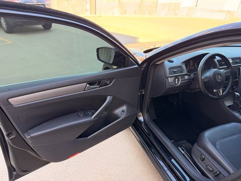 Used 2014 Volkswagen Passat TDI SE FWD image 9