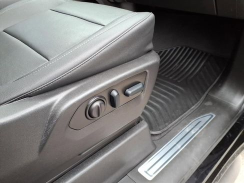 Used 2023 Chevrolet Silverado 2500 LTZ w/ LTZ Texas Edition image 9