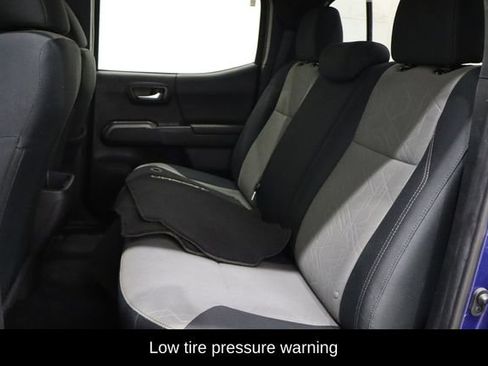 Used 2023 Toyota Tacoma TRD Sport image 11