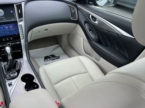 Used 2014 INFINITI Q50 AWD w/ Moonroof Package image 18