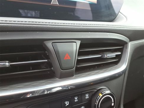 Certified 2025 Buick Encore GX Preferred image 11