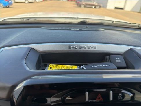 Used 2024 RAM 2500 Laramie AWD/4WD image 30