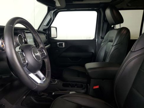 Used 2020 Jeep Wrangler Unlimited Sahara AWD/4WD image 19