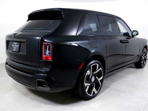 New 2027 Rolls-Royce Cullinan Black Badge AWD/4WD image 2