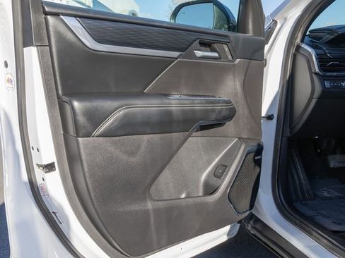 Used 2025 GMC Acadia Elevation image 16