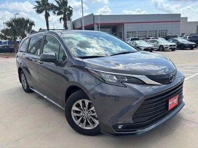 Certified 2025 Toyota Sienna XLE