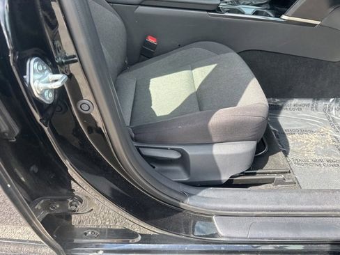 Used 2025 Toyota Camry LE image 30