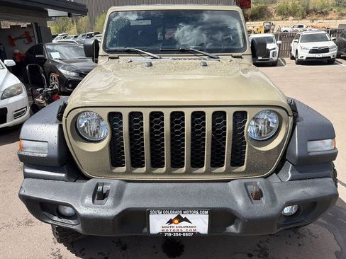Used 2020 Jeep Gladiator Sport w/ Quick Order Package 24S AWD/4WD image 2