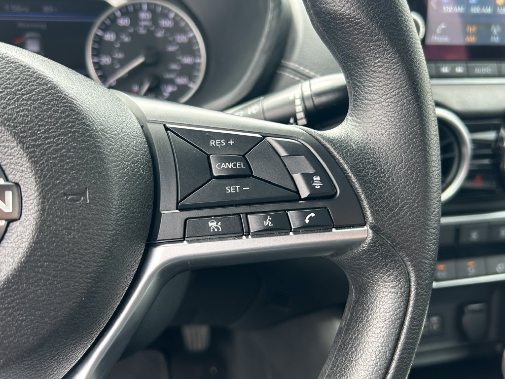 Used 2025 Nissan Sentra SV FWD image 17