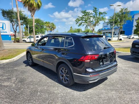 Used 2023 Volkswagen Tiguan SE FWD image 8