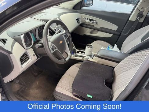 Used 2017 Chevrolet Equinox LT image 4