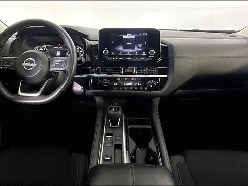 Used 2025 Nissan Pathfinder SV FWD image 18