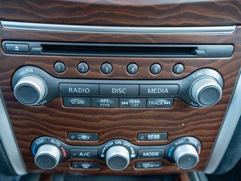 Used 2017 Nissan Pathfinder Platinum w/ Family Entertainment Package image 41