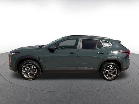 Used 2025 Chevrolet Trax LT image 8