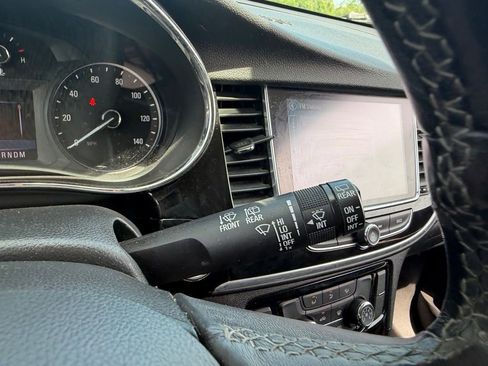 Used 2020 Buick Encore Preferred FWD image 15