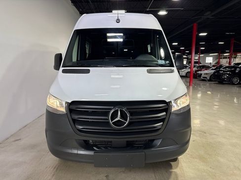 Used 2024 Mercedes-Benz Sprinter 2500 image 9