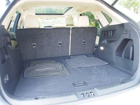 Used 2024 Ford Edge SEL w/ Convenience Package AWD/4WD image 16