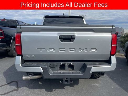 Used 2025 Toyota Tacoma SR5 AWD/4WD image 7